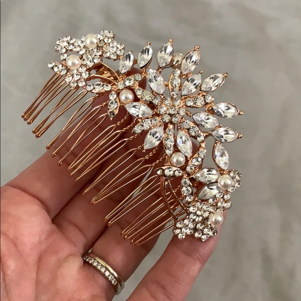 Rose gold, diamond hair comb.